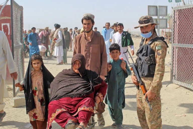 अफगानिस्तानको सीमा खोल्न छिमेकी मुलुकलाई यूएनएचसीआरको अपील
