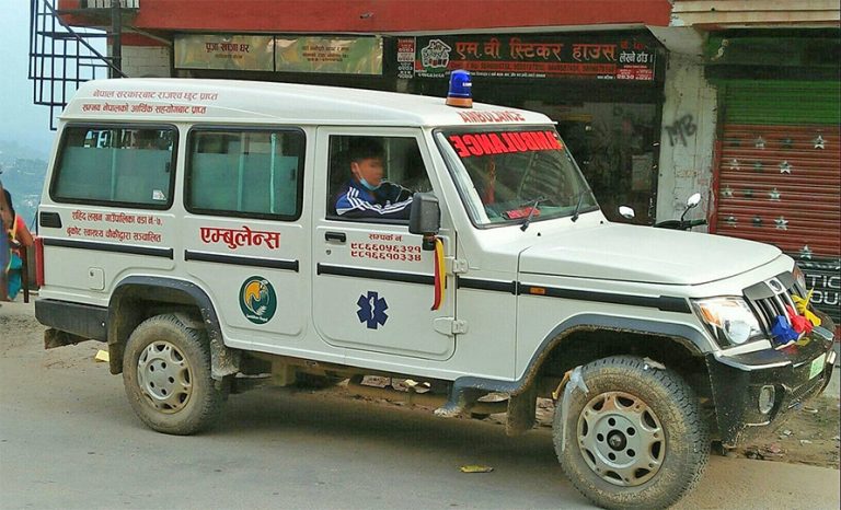 शहीद लखनमा ज्येष्ठ नागरिक, गर्भवती र अपाङ्गता भएकालाई निशुल्क एम्बुलेन्स
