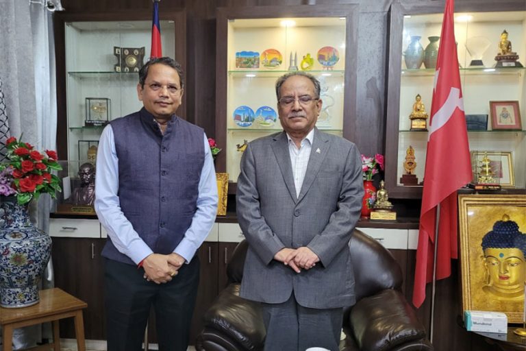 प्रचण्ड  र भाजपा विदेश विभाग प्रमुख विजय चौथाइवालेबीच भेटवार्ता