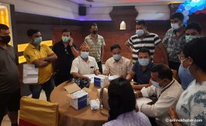पर्सामा हाट बजारमा पनि खोप केन्द्र