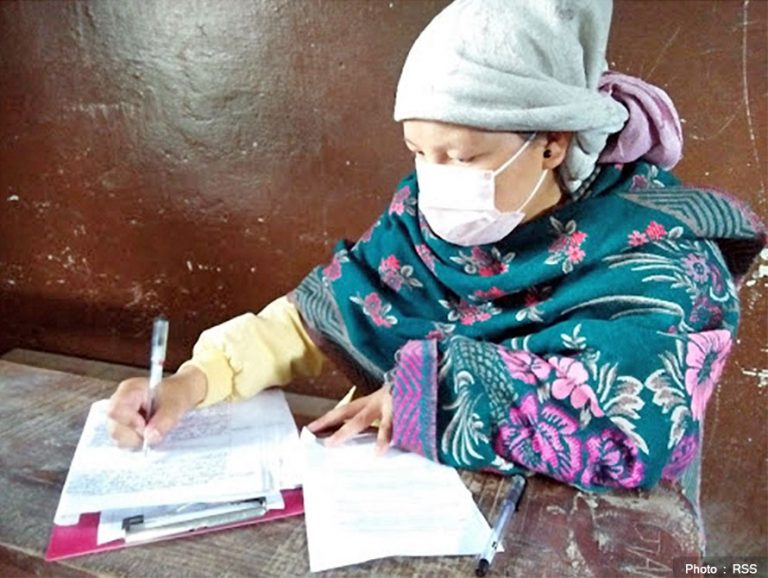 कक्षा ११ को परीक्षा दिंदै सात दिनकी सुत्केरी