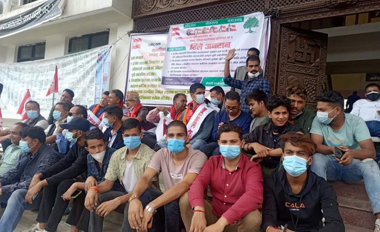 सानेपामा अनशन बसेका रामगोविन्दलाई प्रहरीले बलपूर्वक अस्पताल पुर्‍यायो