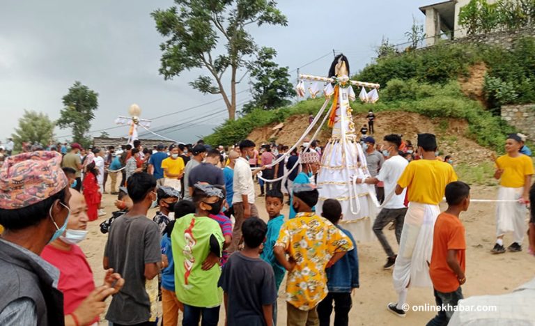 कोरोना कहरकै बीच डोटीमा पनि मनाइयो गाईजात्रा
