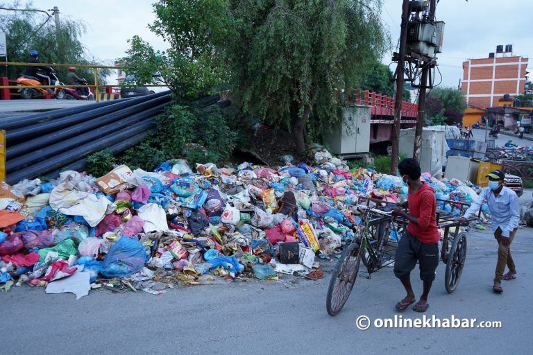 काठमाडौं उपत्यकाको फोहर व्यवस्थापन गर्न अझै केही दिन लाग्ने