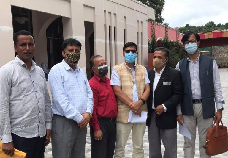 शेयर लगानीकर्ताले बुझाए अर्थमन्त्रीलाई ध्यानाकर्षणपत्र