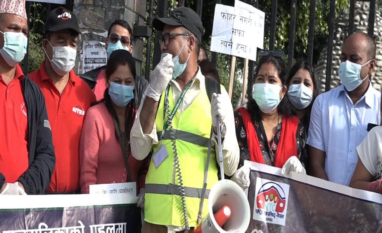 नागरिक अभियन्ताले शुरु गरे काठमाडौंको फोहोर सिसडोल पुर्‍याउने अभियान