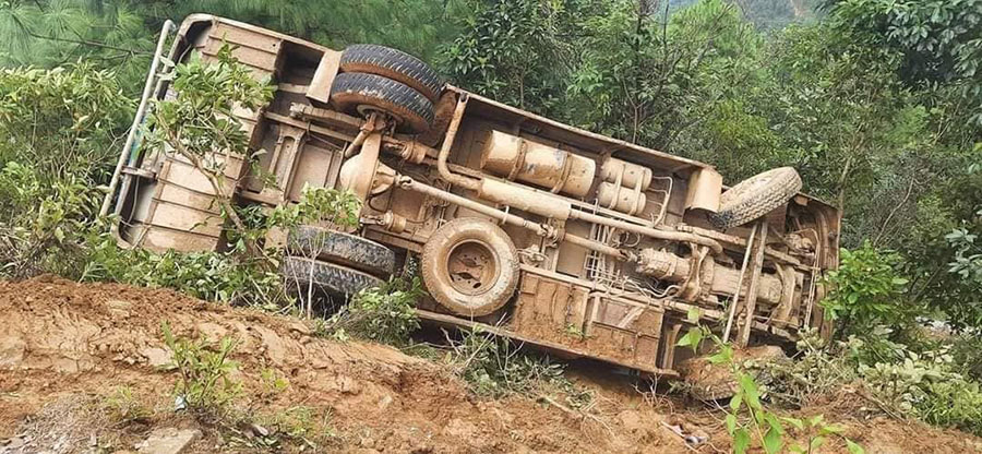 चालक निदाउँदा अकालमै जान्छ यात्रुको ज्यान