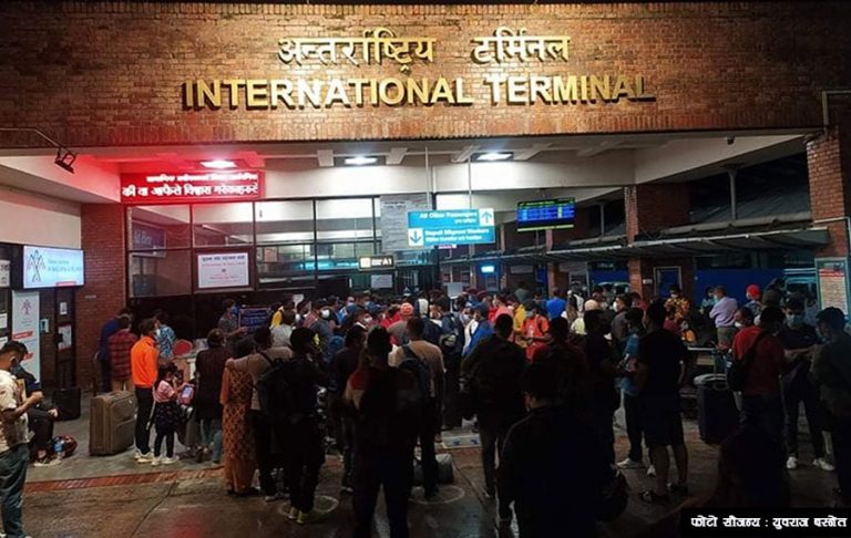दुबई जान ठिक्क परेका यात्रु उड्न पाएनन्, उडान रोकिएको सूचना अन्तिम समयमा जारी