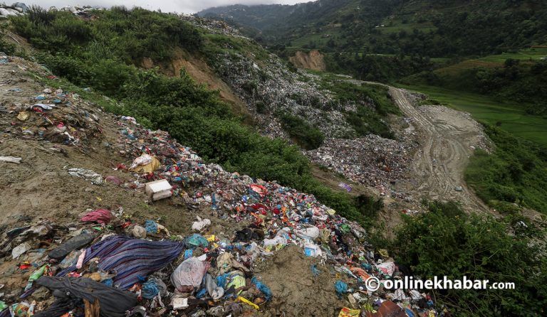 तीन वर्षलाई भनिएको सिसडोलमा १६ वर्षसम्म लादिंदैछ फोहोर