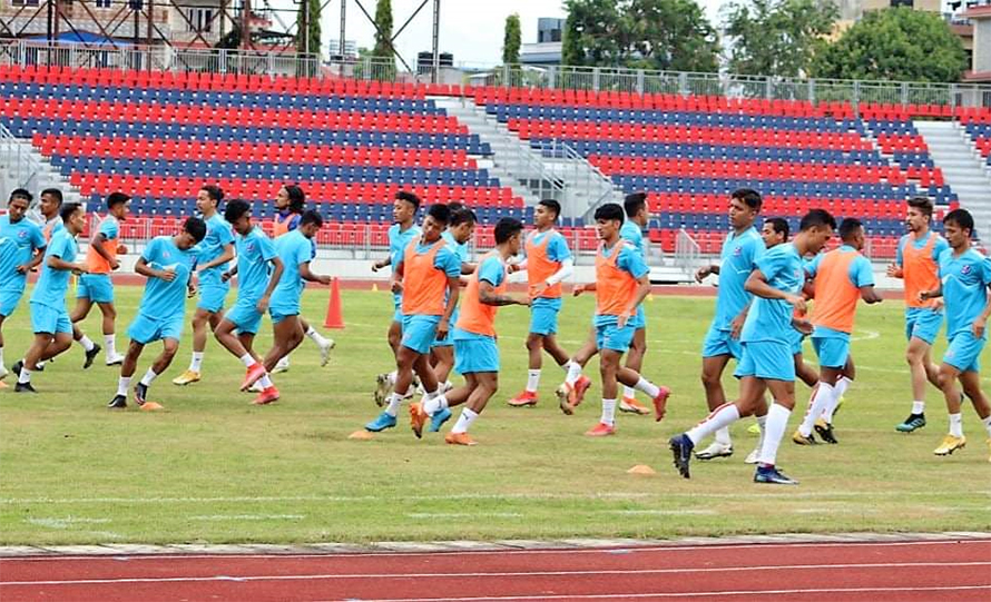 पुरुष फुटबल टिमबाट भरत खवाससहित १० जना बाहिरिए