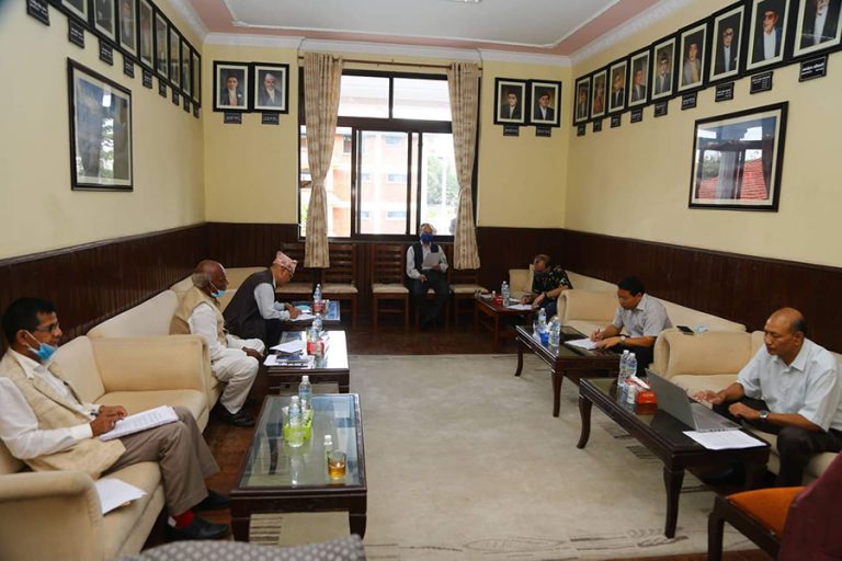 सत्ता गठबन्धनका नेता र सरकारको साझा कार्यक्रम तयार पार्ने कार्यदलबीच छलफल सुरु