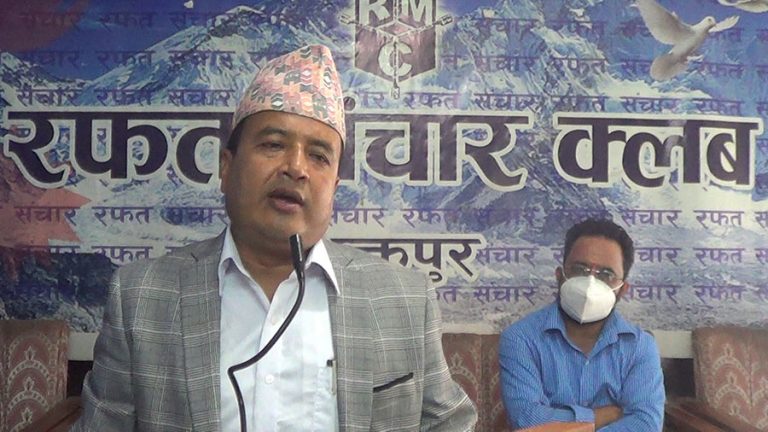 एमाले सांसदलाई सभामुखले कारबाही नगर्नु संसदकै उपहास : महेश बस्नेत