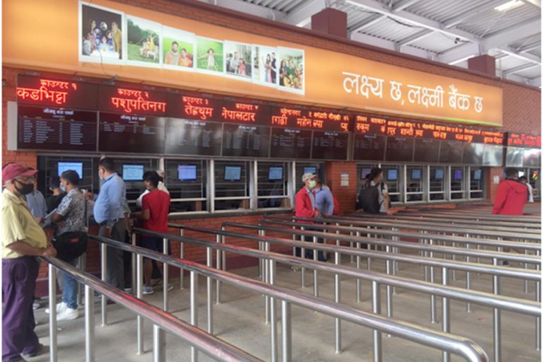 नयाँ बसपार्कको ‘टिकट काउण्टर’ अब कम्प्युटर प्रणालीमा