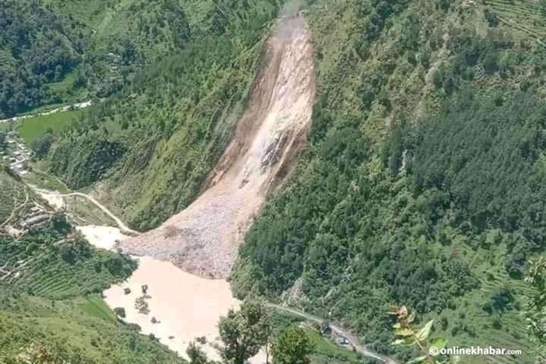 बझाङमा पहिरोले दुई घर पुरिए, सानीगाड खोला थुनियो