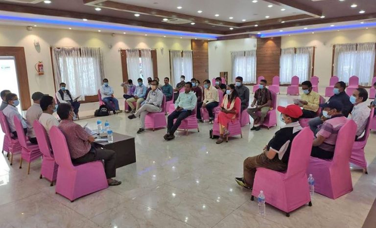 प्रेस चौतारीले चितवनमा दुई पत्रकारलाई पुरस्कार दिने