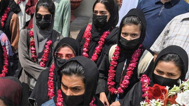 अफगानिस्तानको युवा महिला फुटबल टोली पाकिस्तानमा