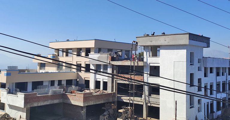 बैतडीमा भाइरल ज्वरो र रुघाखोकीका बिरामी बढे