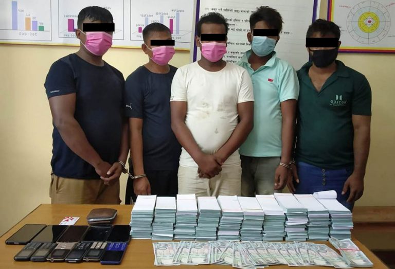 नक्कली नोट कारोबारमा संलग्न रहेको आरोपमा बाराबाट पाँचजना पक्राउ