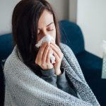 कोरोना भाइरस, रुघा, फ्लु र मौसमी एलर्जीका लक्षणमा के फरक हुन्छ ?