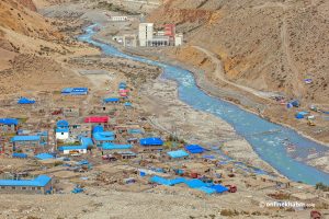हिल्सामा अस्थायी क्वारेन्टिन स्थापना हुँदै