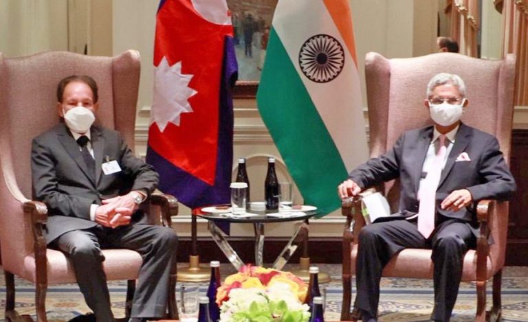 नेपाल र भारतका परराष्ट्रमन्त्रीबीच भेटवार्ता