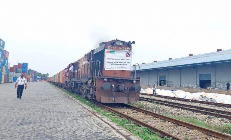 वीरगञ्जमा भारतीय निजी रेलबाट पनि सामान ढुवानी शुरु