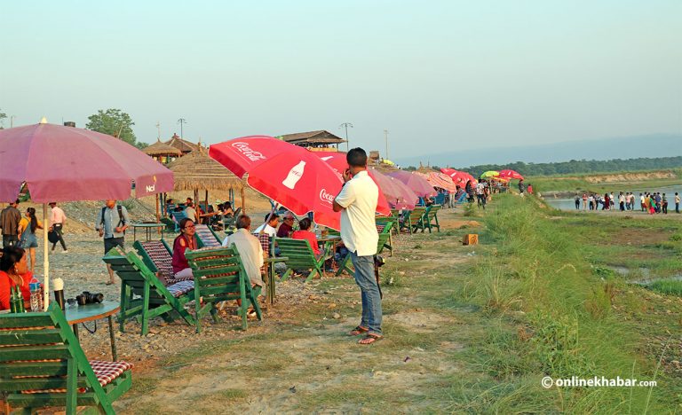 सौराहामा पर्यटकको चहलपहल बढ्यो