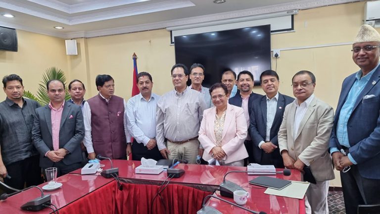 विद्युत् नियमन आयोग र प्राधिकरणको निर्णय सच्याउन महासंघको आग्रह