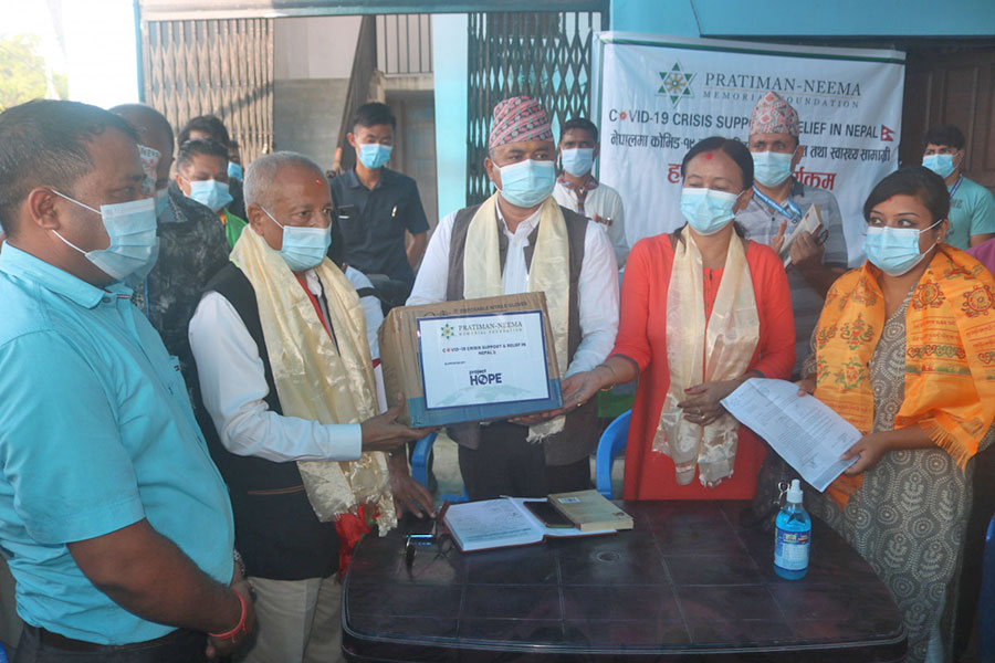 प्रतिमान-निमा प्रतिष्ठानले लुम्बीनी प्रदेश सरकारलाई दियो २ करोडको स्वास्थ्य सामग्री