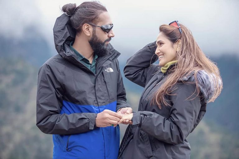 गायिका इन्दिरा जोशीलाई खुम्बुमा पुगेर प्रेमीले राखे विवाह–प्रस्ताव