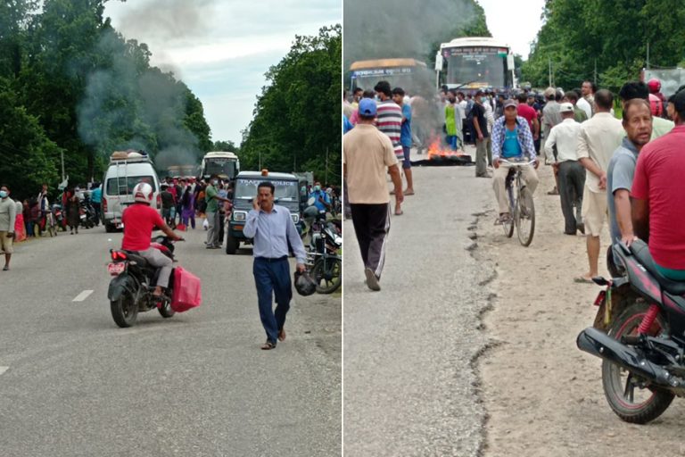 कञ्चनपुरमा एम्बुलेन्सको ठक्करबाट साइकलयात्रीको मृत्यु, राजमार्ग अवरुद्ध