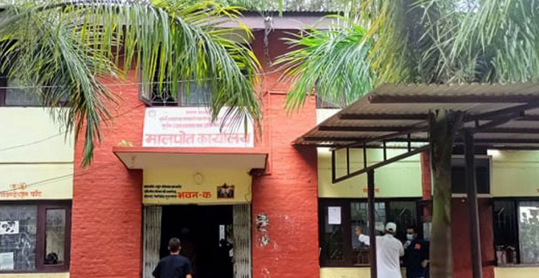मालपोत कार्यालय सुर्खेतमा प्रक्रिया पूरा नगरी दुई कर्मचारी भर्ना