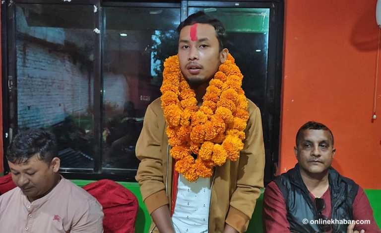 अञ्जनलाई गृहनगर हेटौंडामा सम्मान