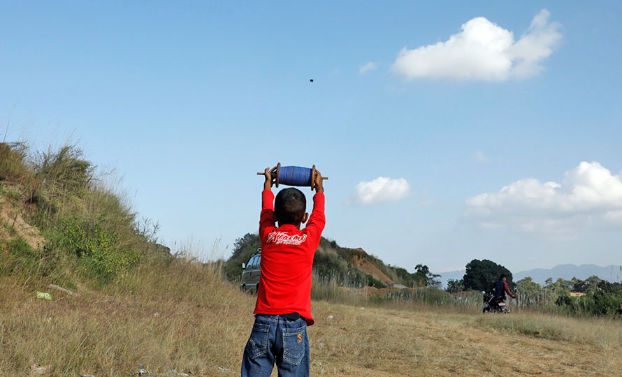 विमानस्थल आसपास चङ्‍गा उड्दा उड्डयन प्राधिकरणलाई तनाव, प्रहरीको सहयोग मागियो