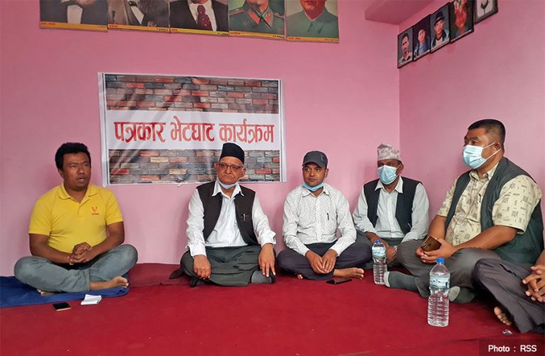 दलको रिसले गणतन्त्रमा धावा बोलिँदैछ : चित्रबहादुर केसी