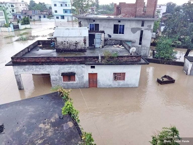 पूर्वी कैलालीका झण्डै २०० घर डुबानमा, ३ जना बेपत्ता