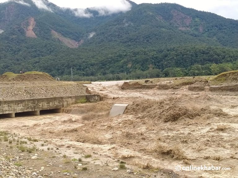 बाढी-पहिरामा परी मृत्यु हुनेको संख्या ४८ पुग्यो, ३१ जना बेपत्ता   