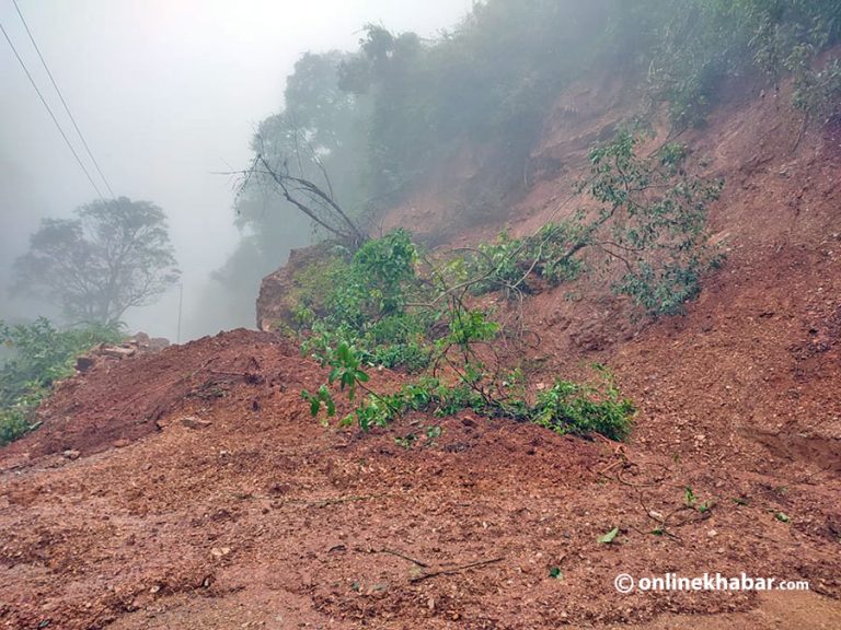 म्याग्दीमा पहिरोले लियो एकै परिवारका ५ जनाको ज्यान