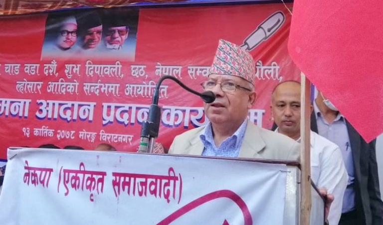 भोलिको चुनावमा ओलीको पार्टी टर्च बालेर खोज्नुपर्छ : माधव नेपाल