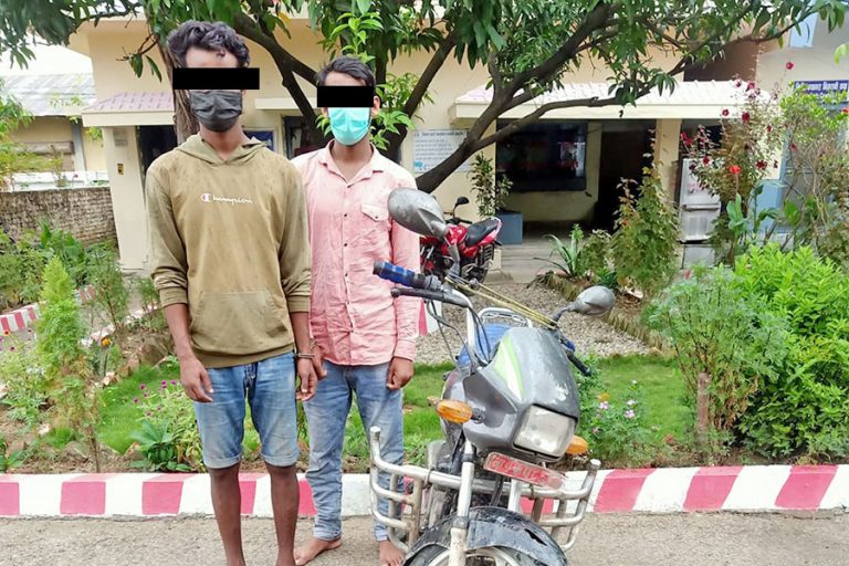 चोरीको मोटरसाइकलसहित बीरगञ्‍जबाट दुईजना पक्राउ