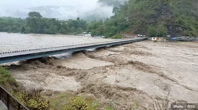 सेतीमा बाढी : बैतडीका ६० परिवारलाई सुरक्षित स्थानमा सारियो