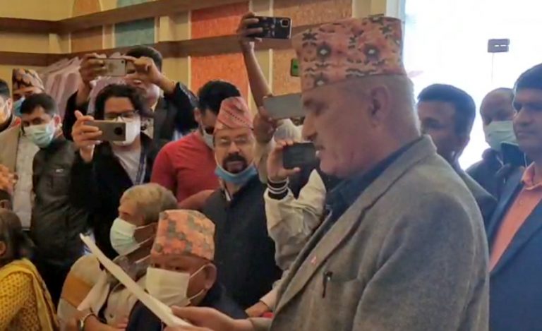 जोशीलाई स्थायी कमिटी सदस्य बनाउने माधव नेपालको घोषणा