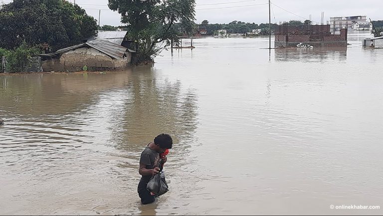 विराटनगर जलमग्न, विमानस्थलमा पस्यो खोला