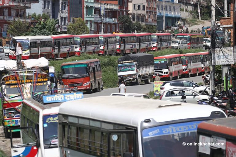 आफैंले गाडी भाडा बढाउने व्यवसायीको चेतावनी