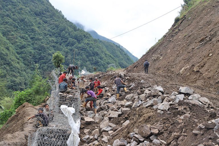पाँचथरमा बाढीपहिरोमा परी मृत्यु हुनेको सङ्ख्या ३१ पुग्यो, ३ जना अझै बेपत्ता