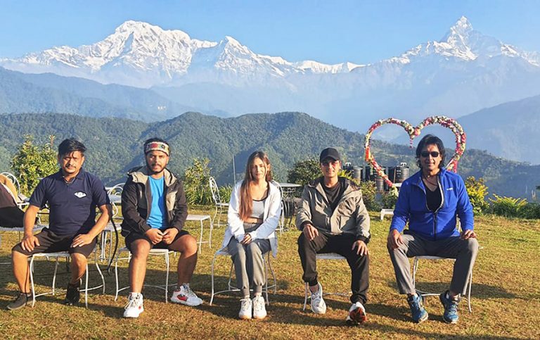 एकसाथ देखिए राजेश र पल
