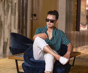 सलोन भन्छन्- कसैको प्रेममा पौडिरहेको छु