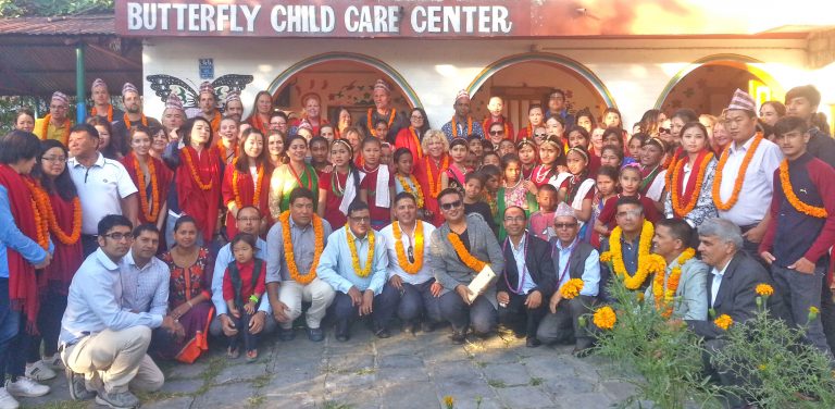 पोखरामा विदेशीसँग भाइटीका