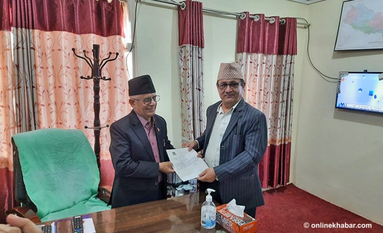 मुख्यमन्त्री आचार्यले बुझाए प्रदेश प्रमुखलाई राजीनामा