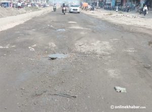 वीरगञ्ज-पथलैया सडक : फागुनसम्म कालोपत्रे गरिसक्न निर्देशन